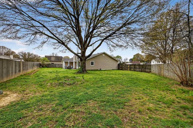 2112 Steeple Chase Dr, Jacksonville, AR 72076