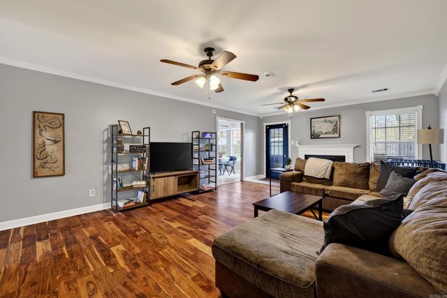 2112 Steeple Chase Dr, Jacksonville, AR 72076