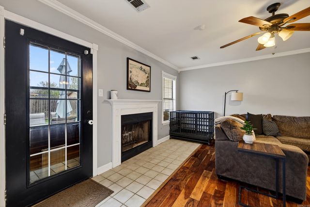 2112 Steeple Chase Dr, Jacksonville, AR 72076