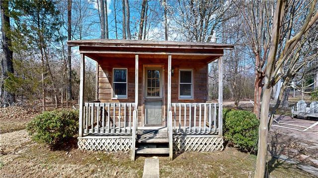 6919 E Holly Grove Road, Thomasville, NC 27360