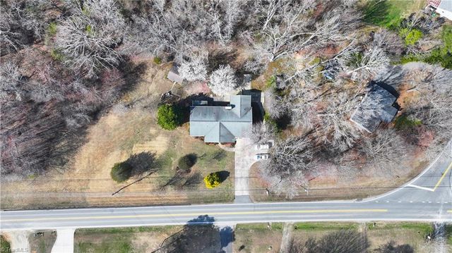 6919 E Holly Grove Road, Thomasville, NC 27360