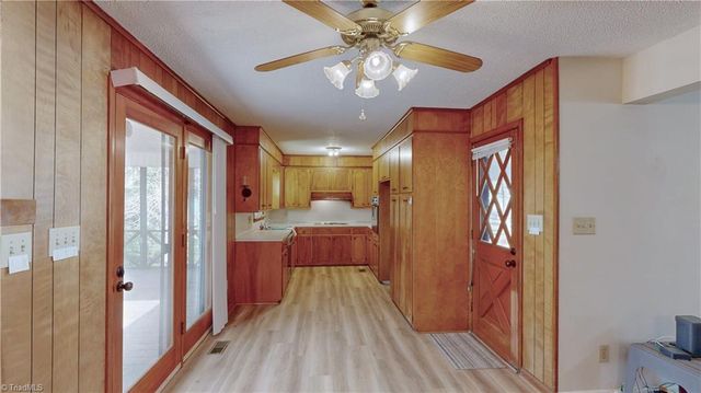 6919 E Holly Grove Road, Thomasville, NC 27360