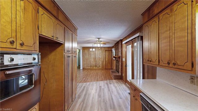 6919 E Holly Grove Road, Thomasville, NC 27360