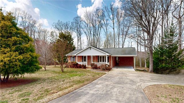 6919 E Holly Grove Road, Thomasville, NC 27360