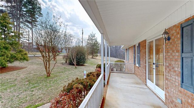 6919 E Holly Grove Road, Thomasville, NC 27360