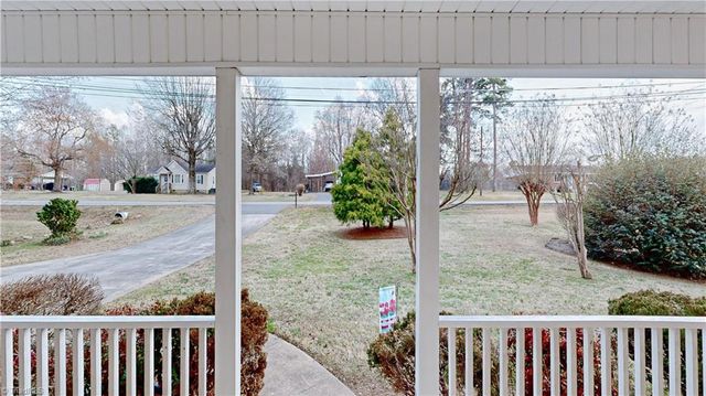 6919 E Holly Grove Road, Thomasville, NC 27360
