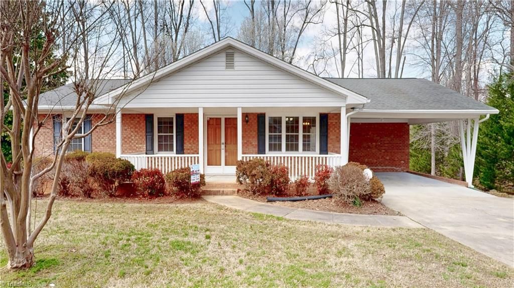 6919 E Holly Grove Road, Thomasville, NC 27360