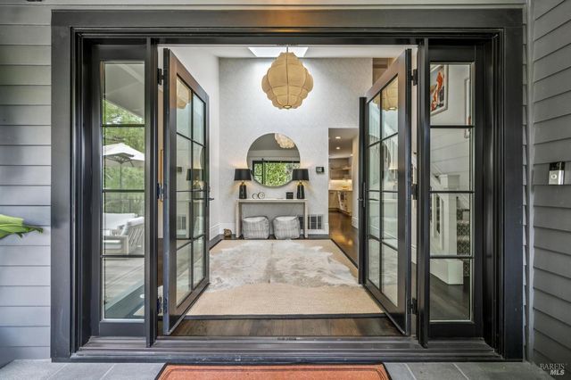 9 Coach Rd, Mill Valley, CA 94941