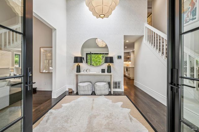 9 Coach Rd, Mill Valley, CA 94941