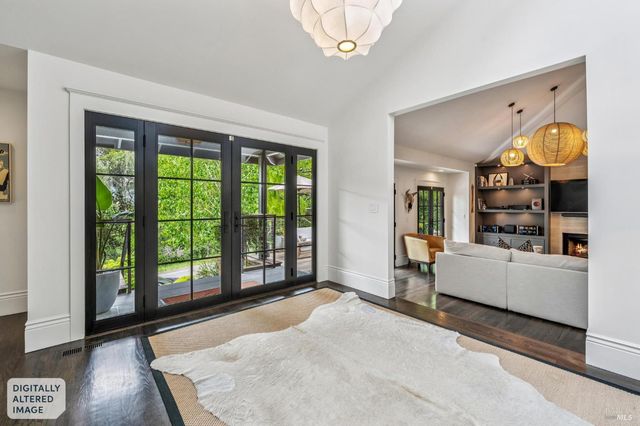 9 Coach Rd, Mill Valley, CA 94941