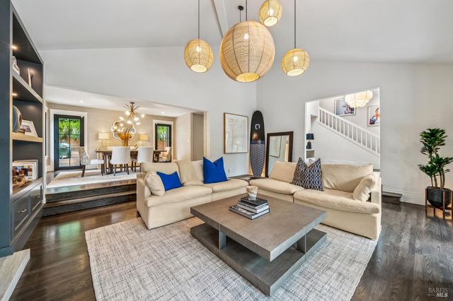 9 Coach Rd, Mill Valley, CA 94941