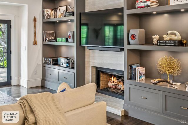 9 Coach Rd, Mill Valley, CA 94941