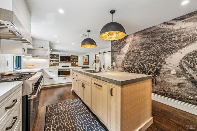 9 Coach Rd, Mill Valley, CA 94941