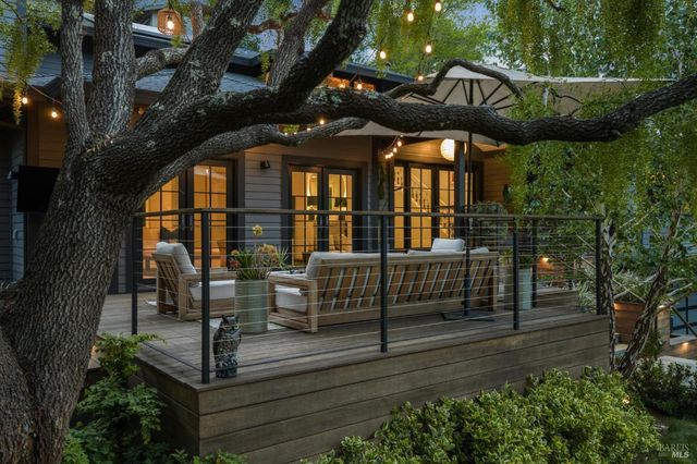 9 Coach Rd, Mill Valley, CA 94941