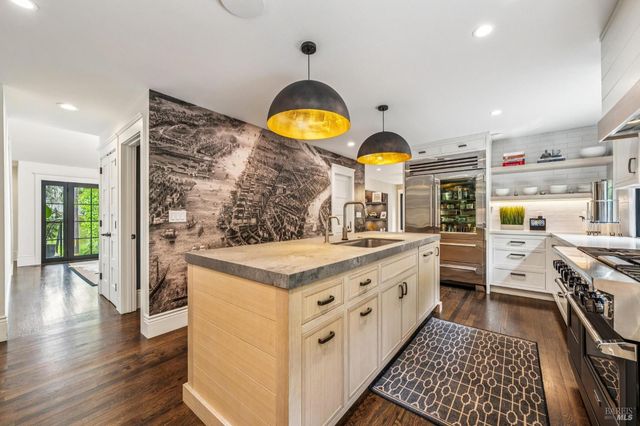 9 Coach Rd, Mill Valley, CA 94941