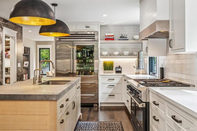 9 Coach Rd, Mill Valley, CA 94941