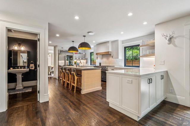 9 Coach Rd, Mill Valley, CA 94941