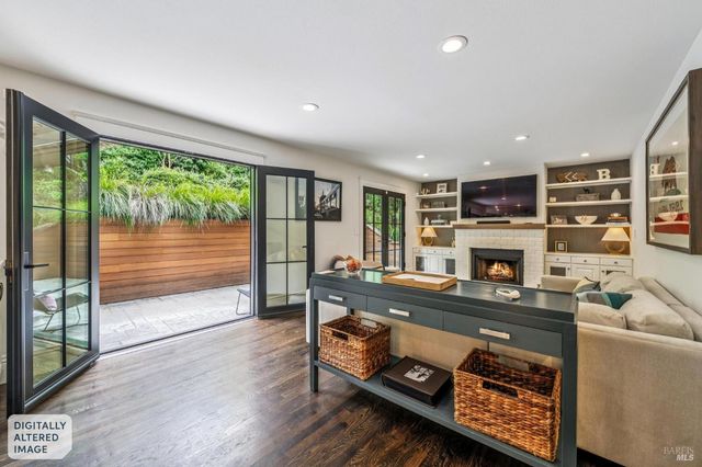 9 Coach Rd, Mill Valley, CA 94941