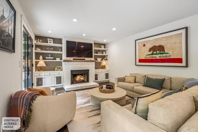 9 Coach Rd, Mill Valley, CA 94941