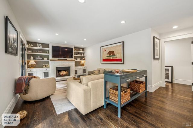 9 Coach Rd, Mill Valley, CA 94941