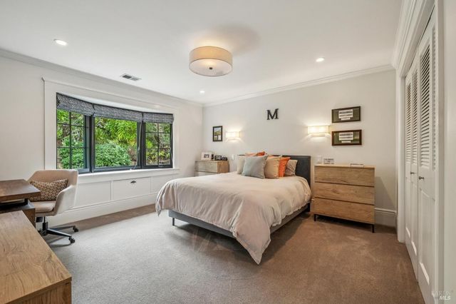 9 Coach Rd, Mill Valley, CA 94941