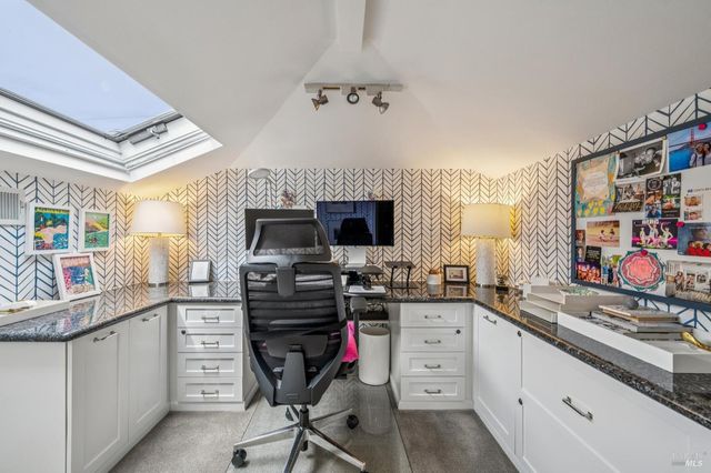 9 Coach Rd, Mill Valley, CA 94941