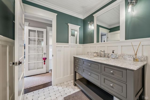 9 Coach Rd, Mill Valley, CA 94941