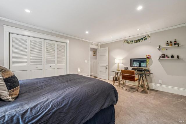 9 Coach Rd, Mill Valley, CA 94941