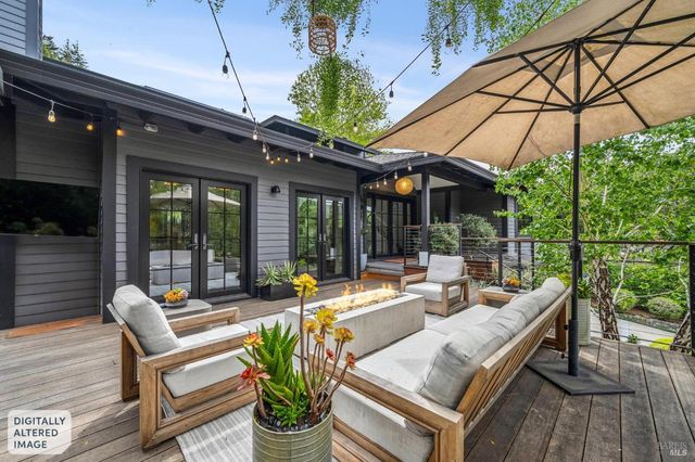 9 Coach Rd, Mill Valley, CA 94941