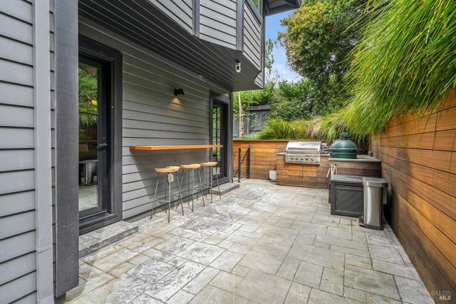 9 Coach Rd, Mill Valley, CA 94941