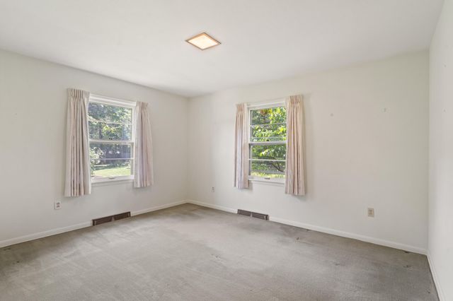 802 GREENWOOD CT, Columbia, MO 65203