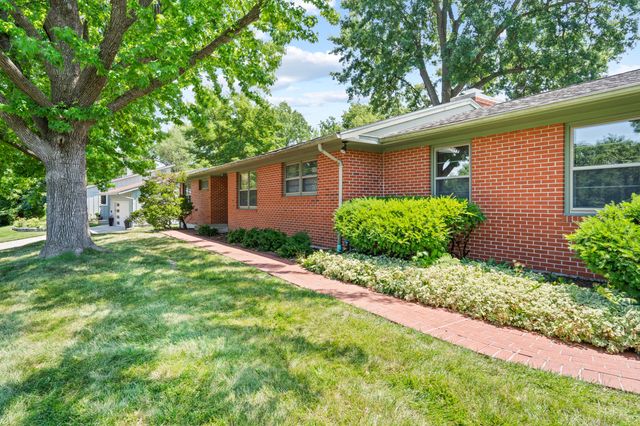 802 GREENWOOD CT, Columbia, MO 65203