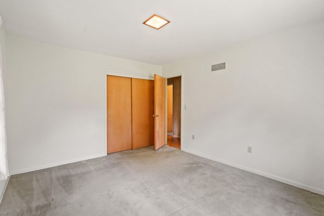 802 GREENWOOD CT, Columbia, MO 65203