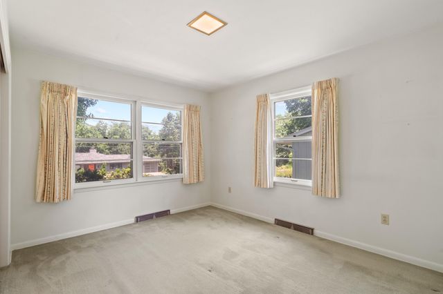 802 GREENWOOD CT, Columbia, MO 65203