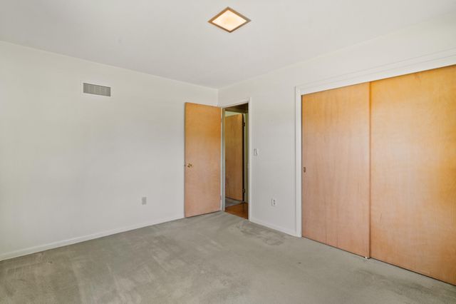 802 GREENWOOD CT, Columbia, MO 65203