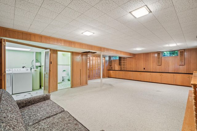 802 GREENWOOD CT, Columbia, MO 65203