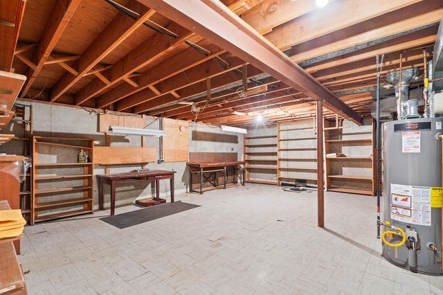 802 GREENWOOD CT, Columbia, MO 65203