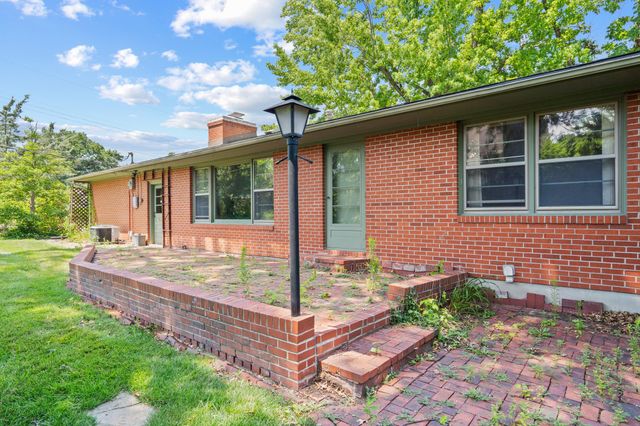 802 GREENWOOD CT, Columbia, MO 65203
