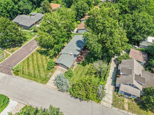 802 GREENWOOD CT, Columbia, MO 65203