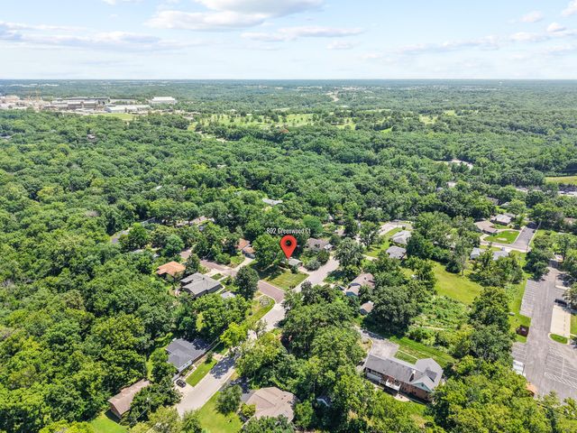 802 GREENWOOD CT, Columbia, MO 65203