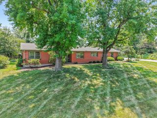 802 GREENWOOD CT, Columbia, MO 65203