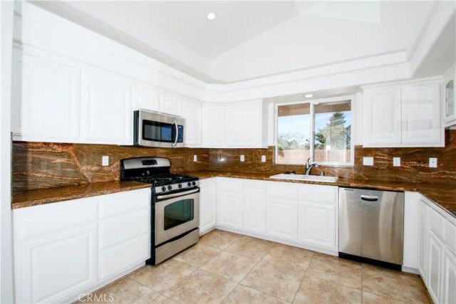 7772 Grand Avenue, Yucca Valley, CA 92284