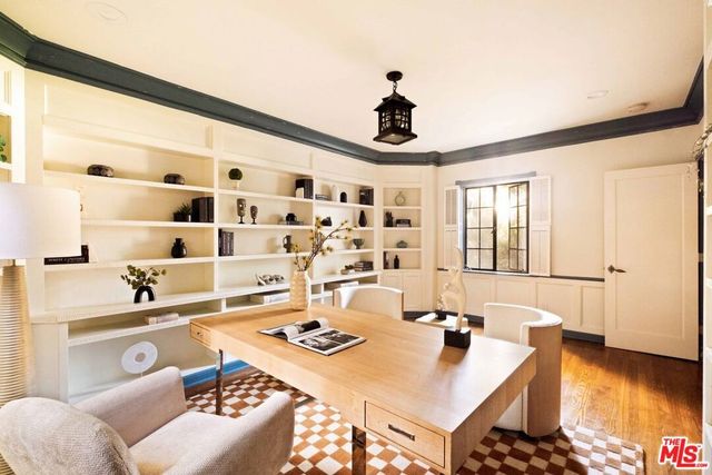 4818 Bonvue Avenue, Los Angeles, CA 90027