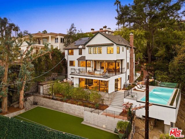 4818 Bonvue Avenue, Los Angeles, CA 90027