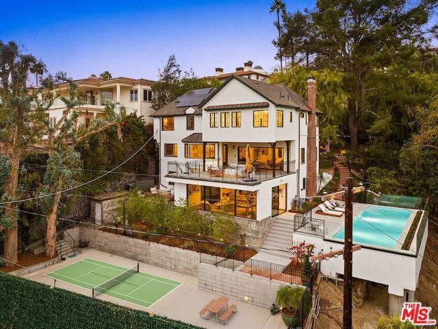 4818 Bonvue Avenue, Los Angeles, CA 90027