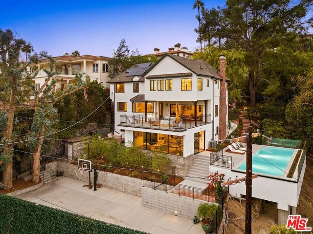 4818 Bonvue Avenue, Los Angeles, CA 90027