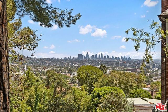 4818 Bonvue Avenue, Los Angeles, CA 90027