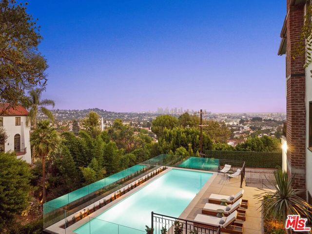 4818 Bonvue Avenue, Los Angeles, CA 90027