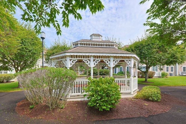 631 East Street C202, Mansfield, MA 02048