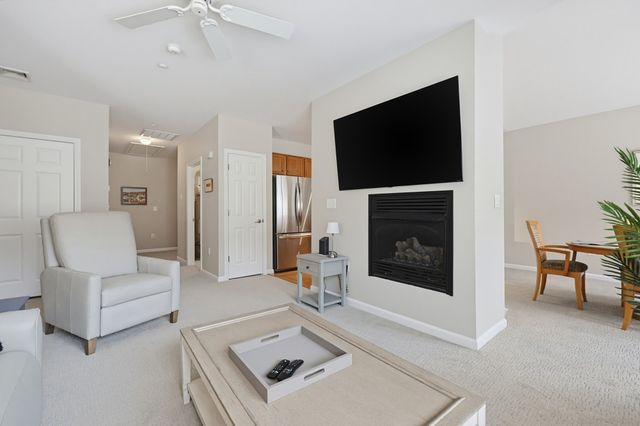 631 East Street C202, Mansfield, MA 02048